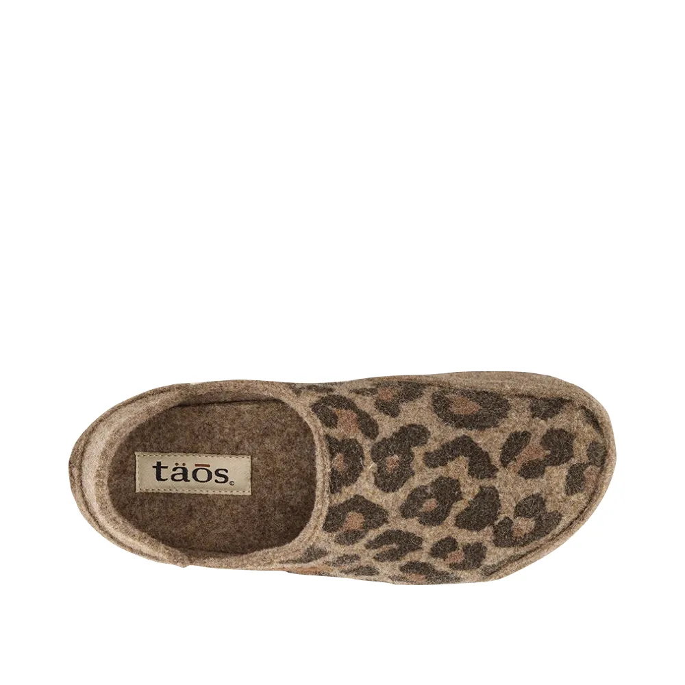 Taos Women's Convertawool Wool Slip On (Tan Leopard)